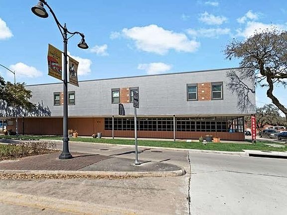 3rd image of 612 W Texas Ave #737367A8B