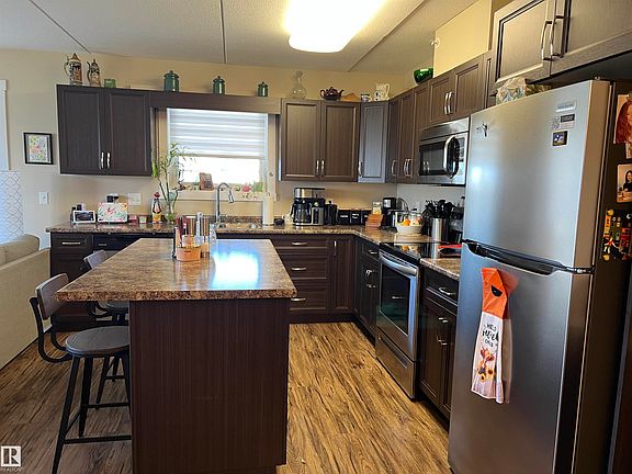 5th image of 4002 47th St #307