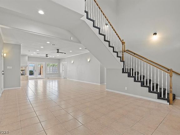 4th image of 3840 McLeod Dr
