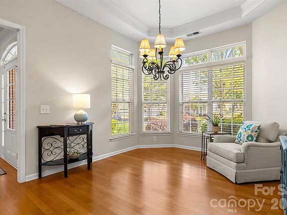 5th image of 36130 Watsonia St
