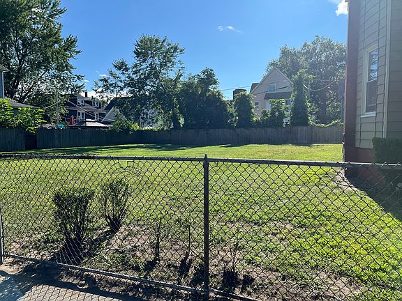 5th image of 38 Northampton Ave