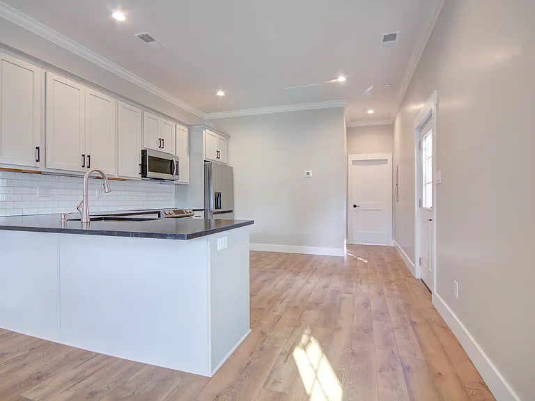 2031 Davidson St NE #A — Photo 8