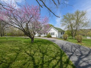 121 Stayman Dr, Falling Waters, WV 25419
