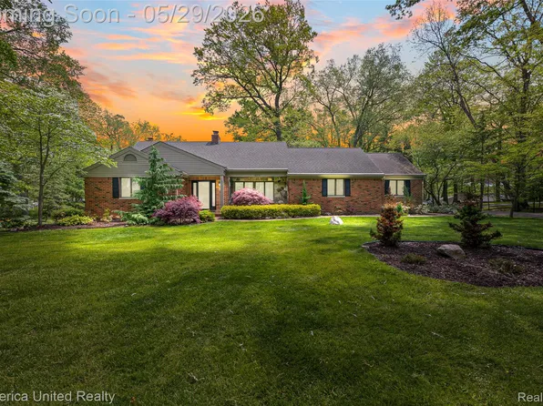 4375 Irene Dr, Howell, MI 48843