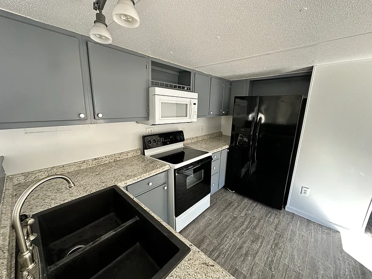 20 Paige Ave — Photo 10