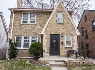 5124 N Idlewild Ave, Whitefish Bay, WI 53217