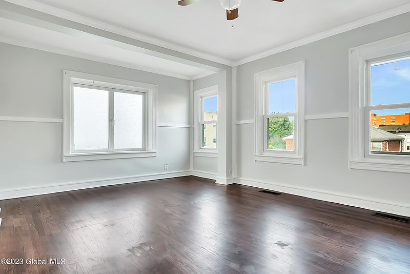 4th image of 1509 4th Avenue