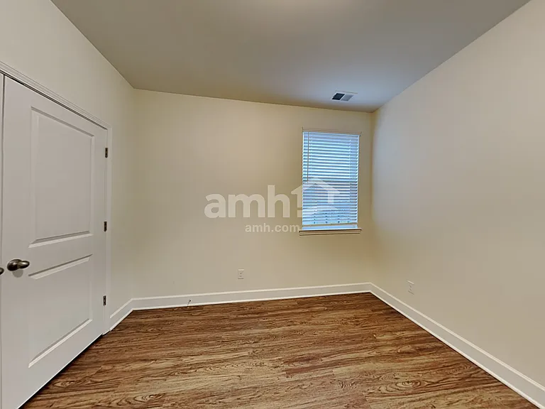 4329 Longfellow Dr — Photo 21