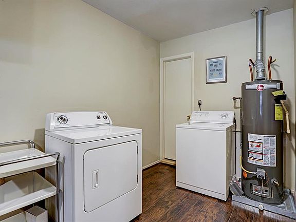 4th image of 2110 Nina Lee Ln