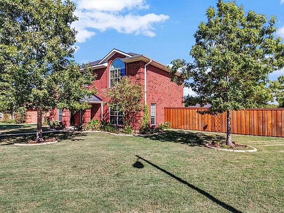 3rd image of 1115 Hall Dr