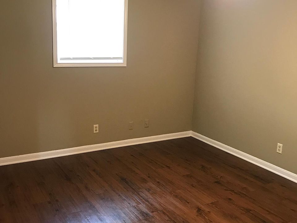 1st image of 327 Victoria Dr APT 3C