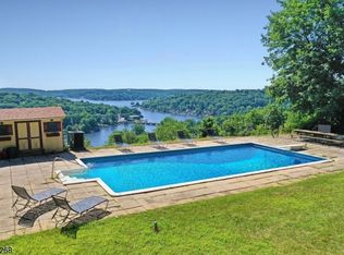 227 Dupont Ave, Hopatcong, NJ 07843