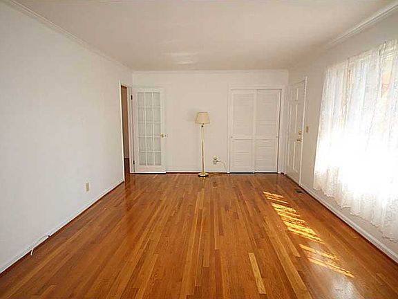 4th image of 3804 Forsythe Ct