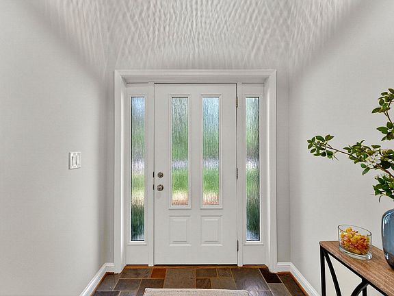 4th image of 4104 Crescent Hills Dr