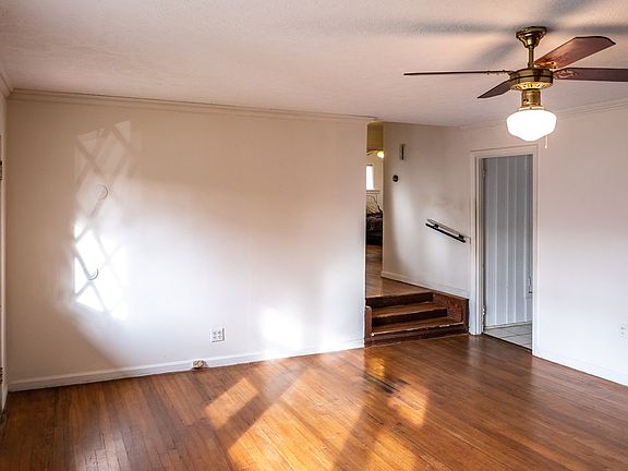 5th image of 70 Walker Dr