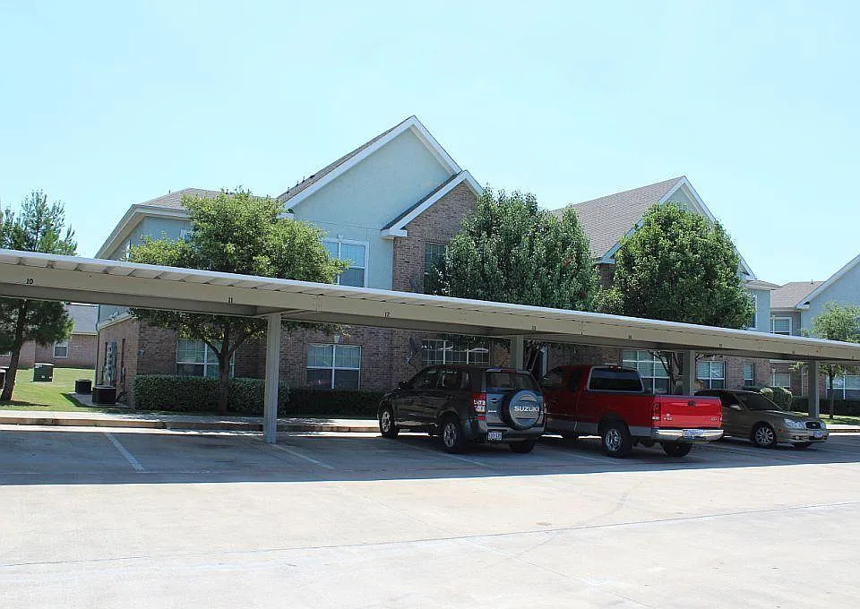 217 Harris Dr — Photo 2
