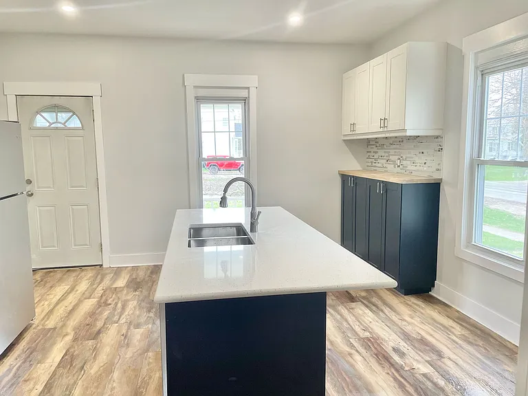 36510 Alfred St — Photo 3