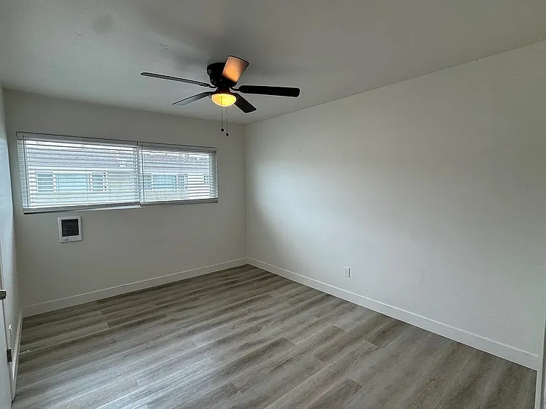 8650 Hurlbut St — Photo 23