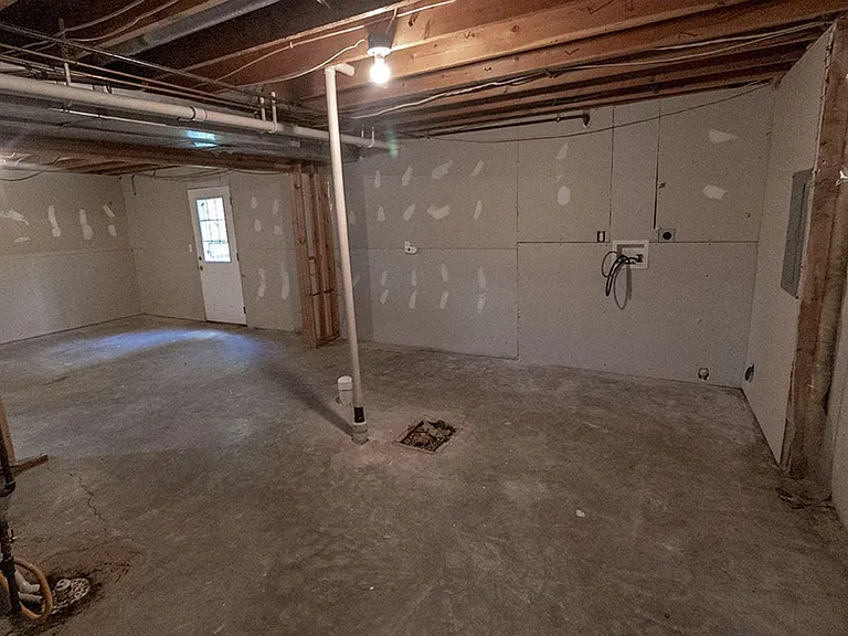 5318 Godas Cir — Photo 33