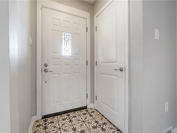 5th image of 1542 Hawthorne St
