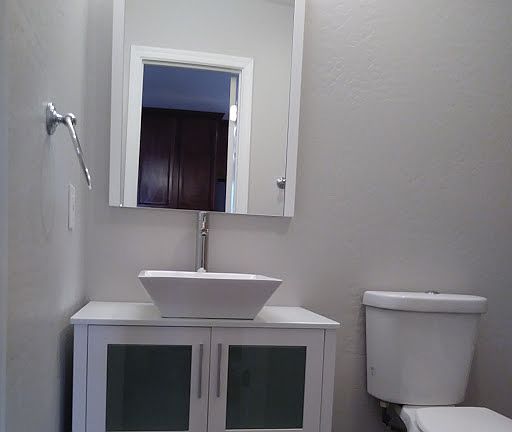4th image of 812 E Sierra Vista Dr
