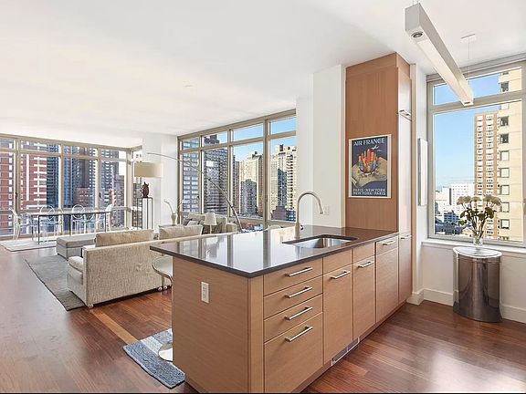 5th image of 333 E 91st St APT 17A