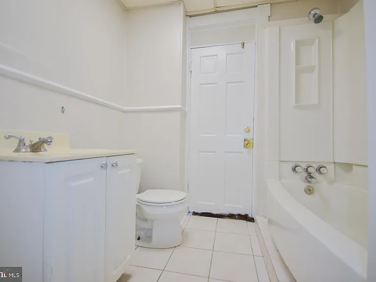 117 E Martin St #1 — Photo 7