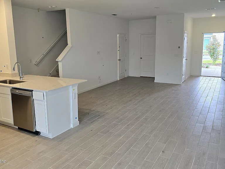 6821 Gable Grove Ave — Photo 8