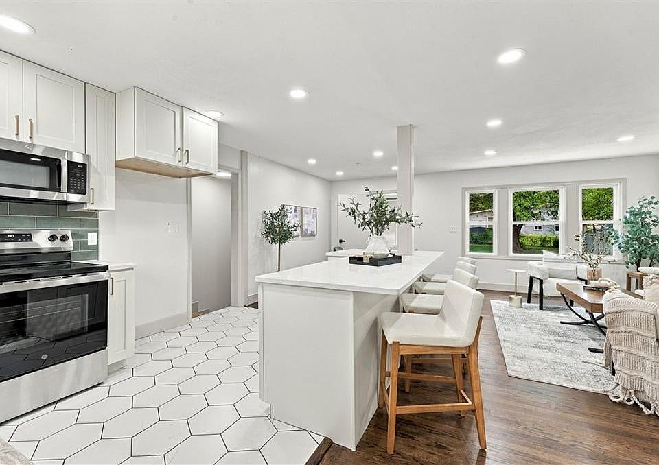 1st image of 7907 Reinhardt Ln