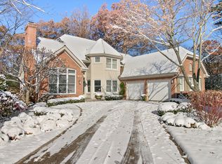 1680 Harvard Ct, Lake Forest, IL 60045