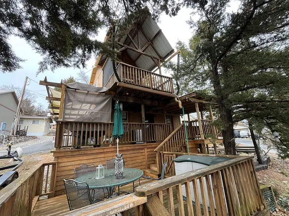 145 Avalanche Ave, Hollister, MO 65672