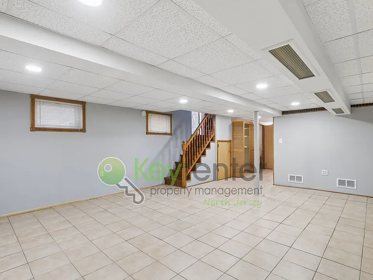 364 Chestnut St — Photo 23