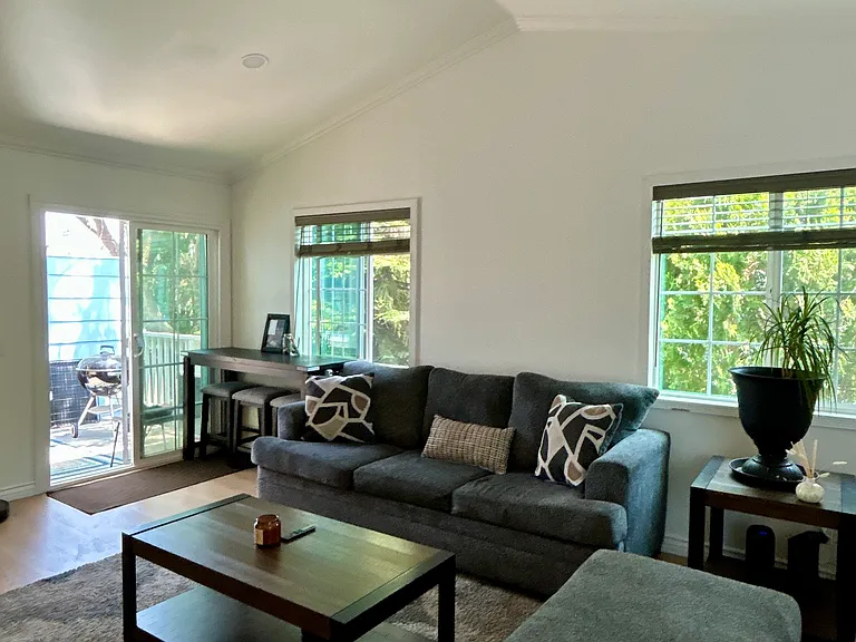 7025 Glade Ave — Photo 10