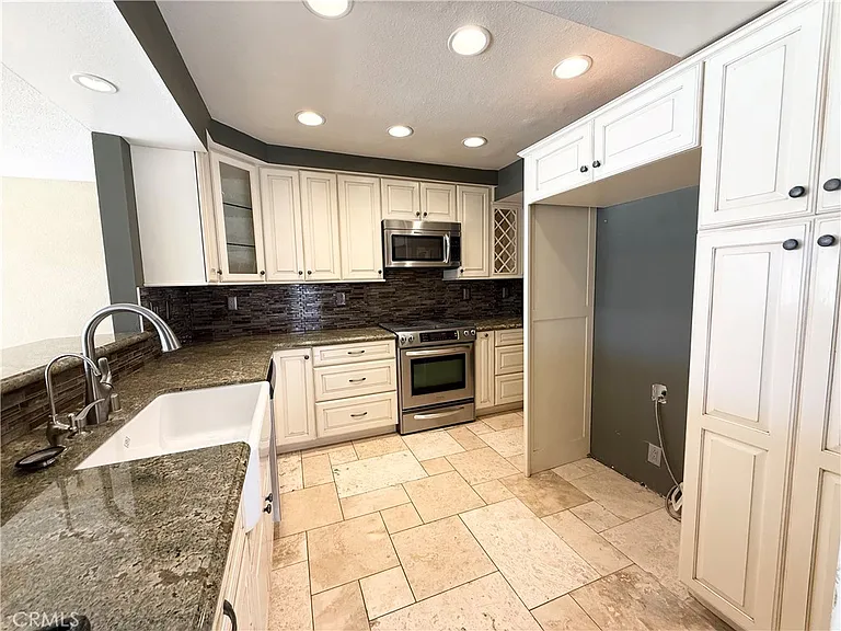 3382 Tempe Dr — Photo 5