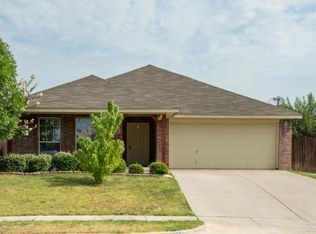 612 McNeill Ln, Saginaw, TX 76179