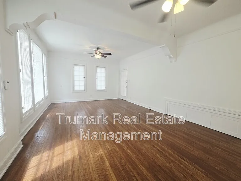 380 W California Ave — Photo 2