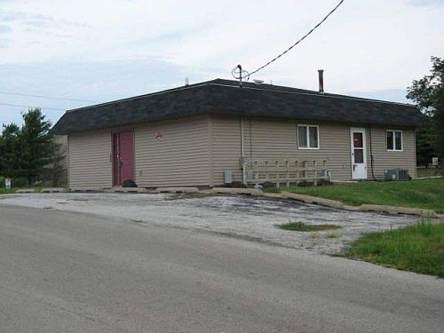 2nd image of 1209 Division St