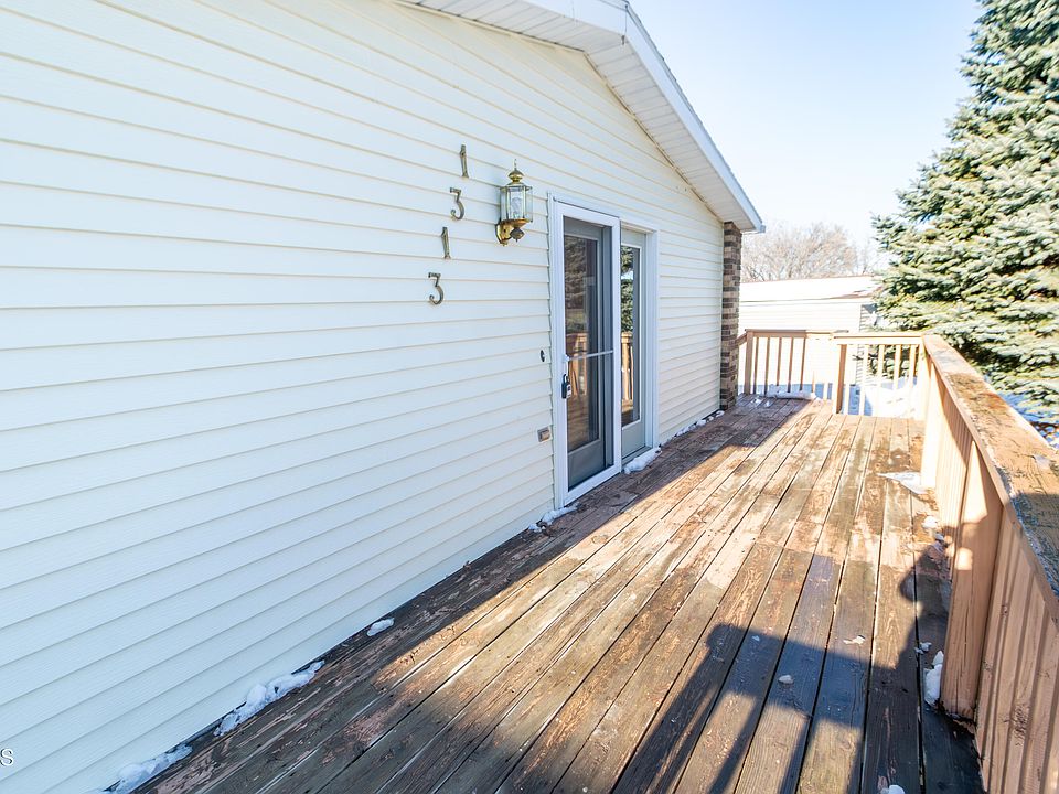 1313 11th Ave SE, Mandan, ND 58554 | Zillow
