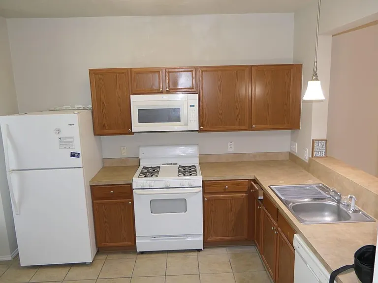 2114 Village Crossing Trl — Photo 8