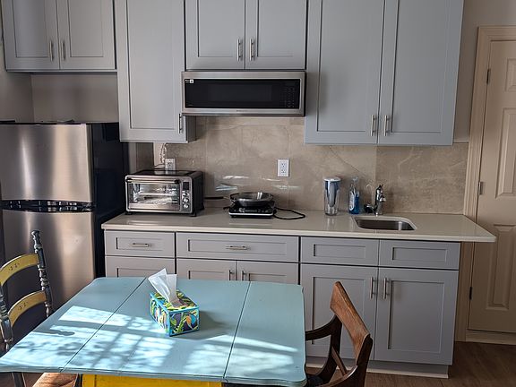 5th image of 231 S 42nd St #2M