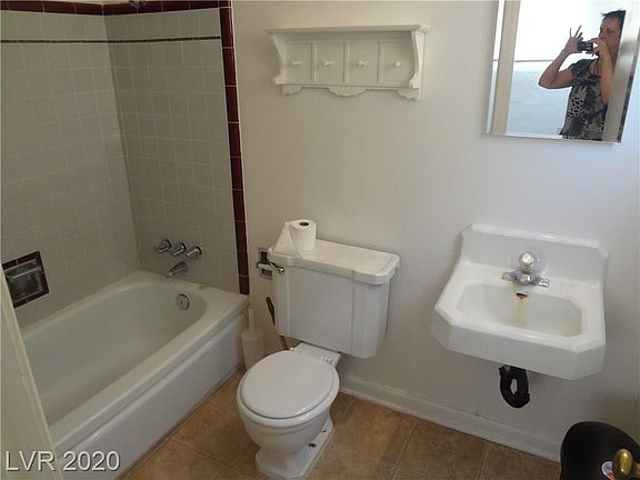 3rd image of 619 C Ave