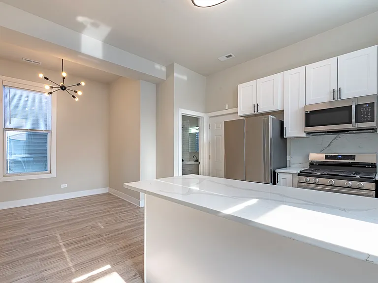2837 W Lexington St #2R — Photo 1