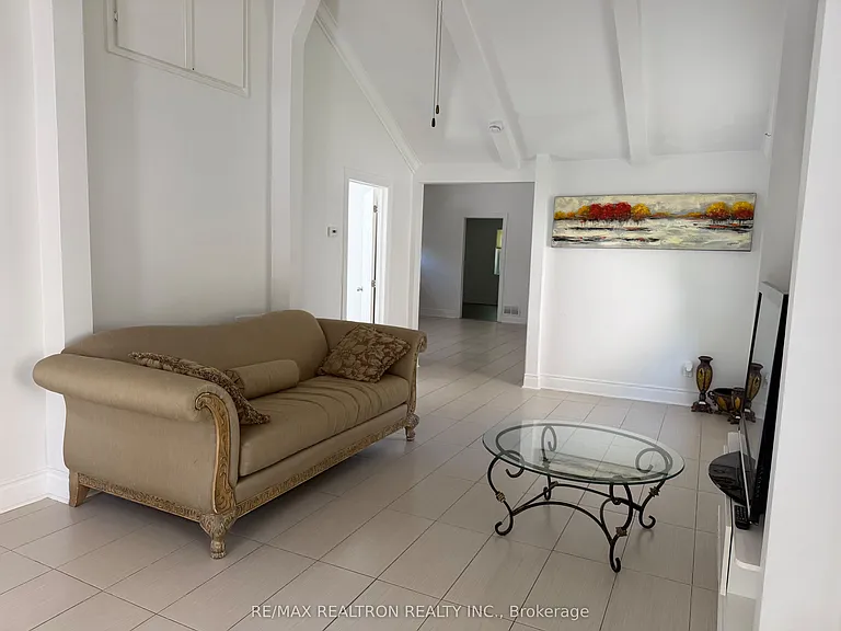 782 Churchill Ln — Photo 17