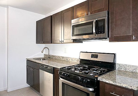 5th image of 350 Sterling St #540
