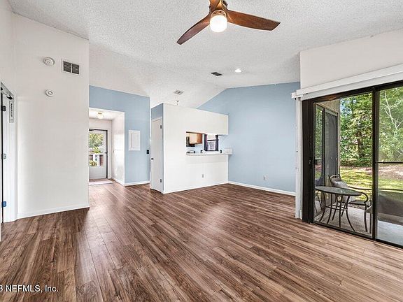 4th image of 8327 WESTOVER Court