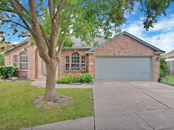 5776 Falcon Ridge Ct, Haltom City, TX 76137