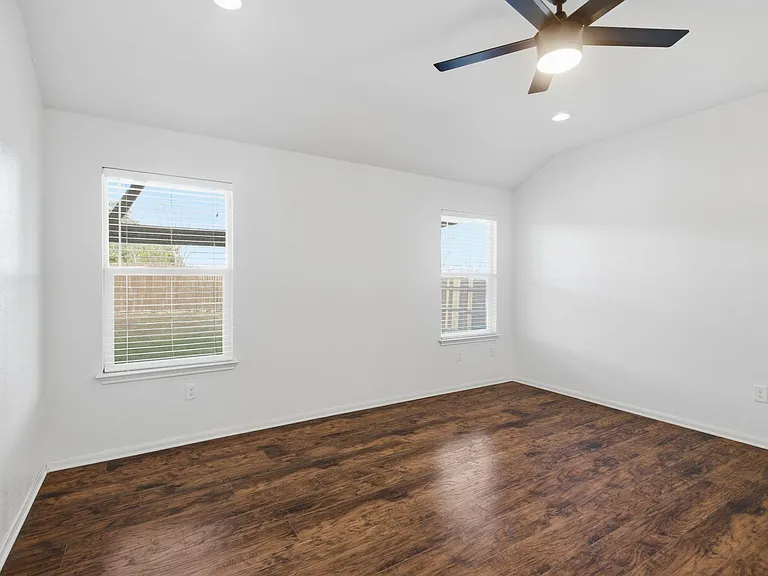 11912 Jamie Dr — Photo 17