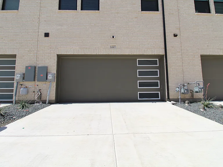 1227 Doris May Dr — Photo 35