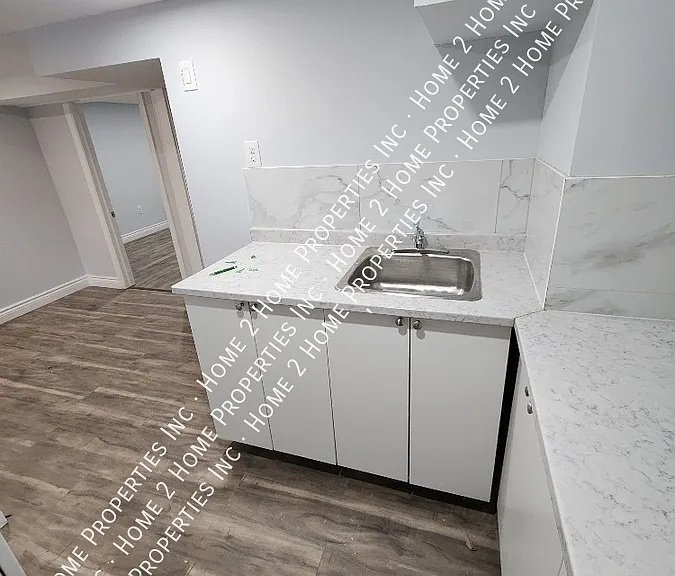 1182 Howard Ave — Photo 7
