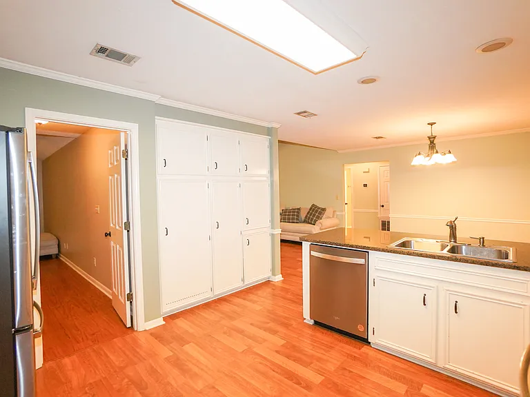 325 Mockingbird Ln — Photo 13